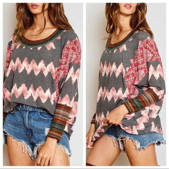 Stylish Chevron Stripes Color Blocked top - Picture 3 of 6